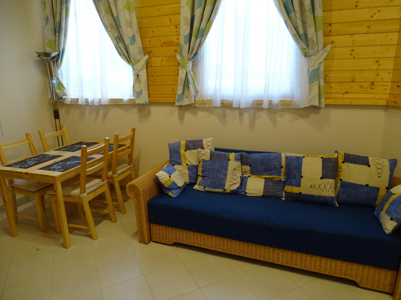 Családi 3. apartman nappali, ebédlő