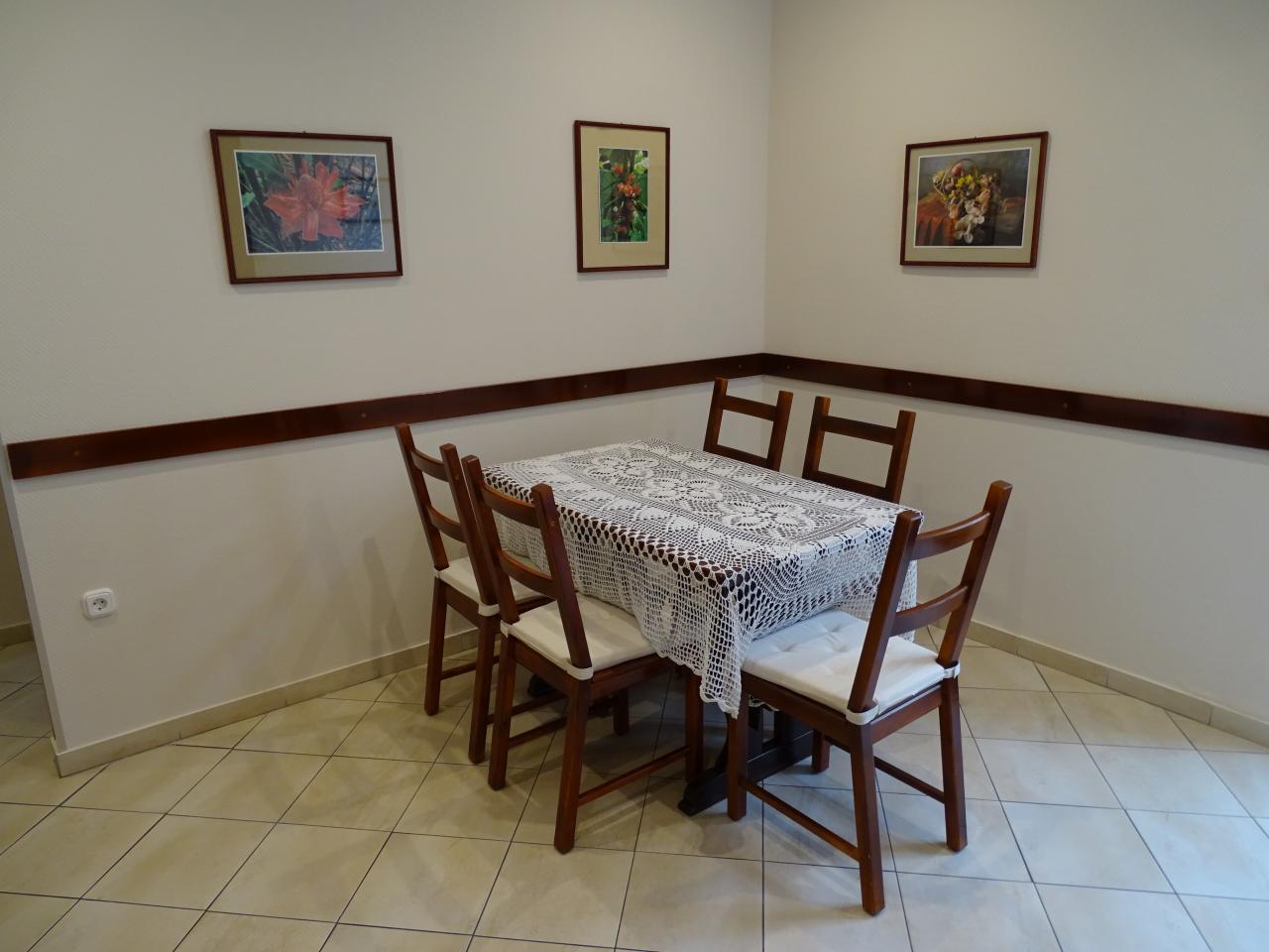 Antik apartman ebédlő