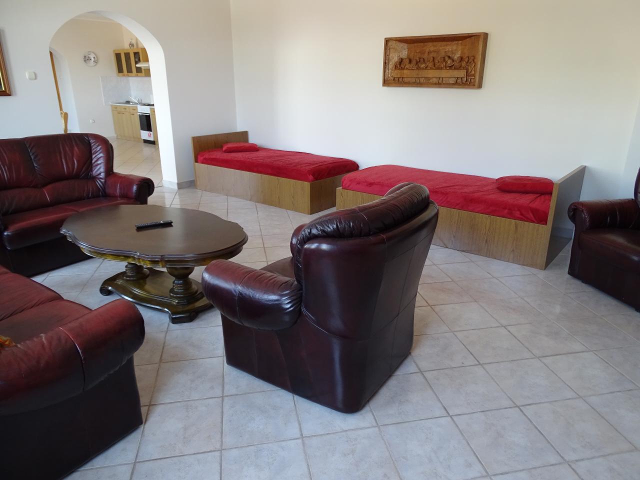 Erkélyes apartman nappali